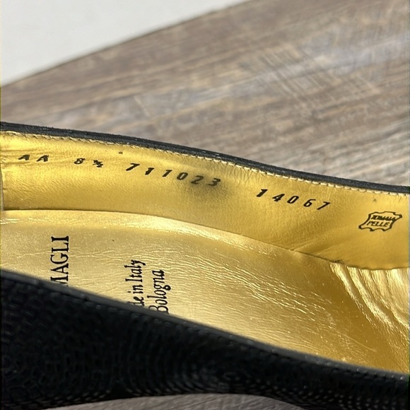 Bruno Magli Black Textured Leather Pumps – Made in Italy – Size 8.5 - Picture 8 of 14